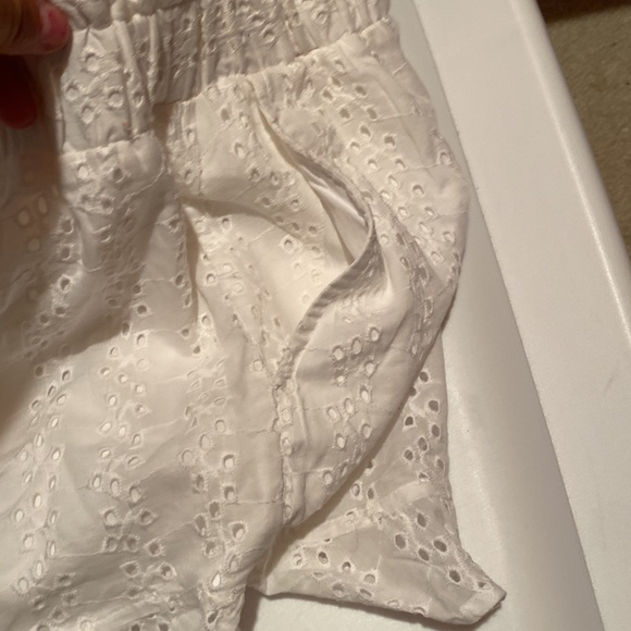 Shorts - Picture 3 of 4